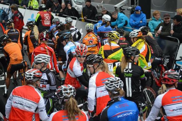 Känner knappt igen mig själv eftersom jag till dagen valt tofs istället för flätor...